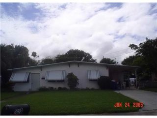 Foreclosed Home - 2023 GOLFVIEW CT, 34950
