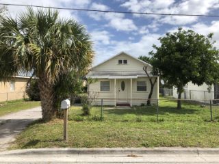 Foreclosed Home - 1610 N 14TH ST, 34950
