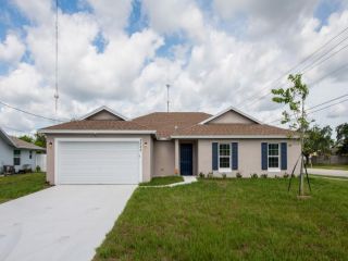 Foreclosed Home - 2202 SE LUCAYA ST, 34952
