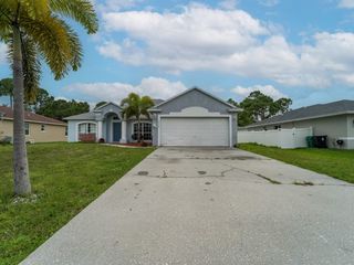 Foreclosed Home - 3444 SW EUROPE ST, 34953