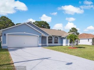 Foreclosed Home - 2149 SW ALLOWAY AVE, 34953
