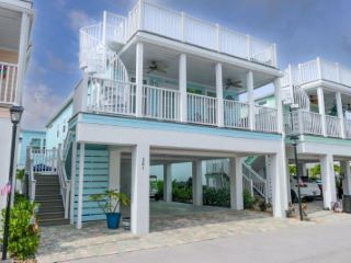 Foreclosed Home - 361 NE STARBOARD WAY, 34957