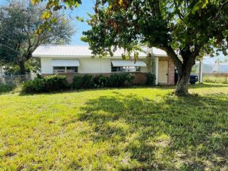 Foreclosed Home - 1067 22ND ST, 34974