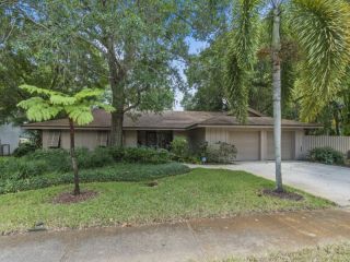 Foreclosed Home - 1515 PINE HOLLOW DR, 34982