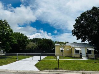 Foreclosed Home - 406 PALM AVE, 34982