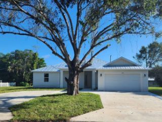 Foreclosed Home - 1080 SAEGER AVE, 34982