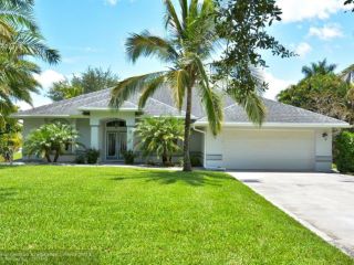 Foreclosed Home - 2600 SW RIVER SHORE DR, 34984