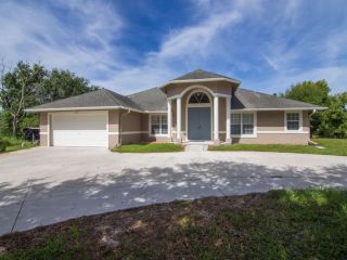 Foreclosed Home - 11811 RANGE LINE RD, 34987