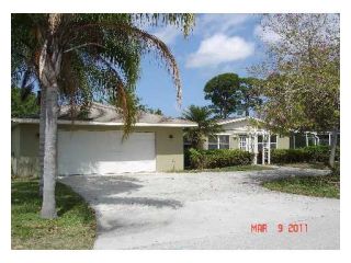 Foreclosed Home - 1430 SW DYER POINT RD, 34990