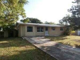 Foreclosed Home - 1633 SE DIXIE HWY, 34994