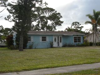 Foreclosed Home - 903 SE DOLPHIN DR, 34996