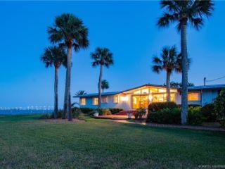 Foreclosed Home - 88 N SEWALLS POINT RD, 34996
