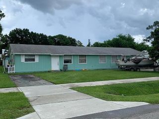 Foreclosed Home - 2973 SE CAMINO AVE, 34997