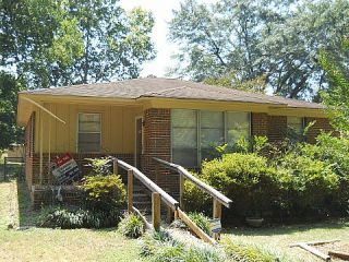 Foreclosed Home - 211 HART AVE, 35023