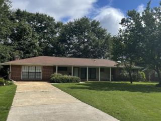 Foreclosed Home - 305 FOREST HILLS DR, 35044