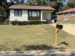 Foreclosed Home - 221 RIDGEWOOD AVE, 35064