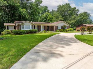 Foreclosed Home - 3004 BRAKEFIELD DR, 35068