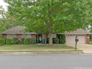 Foreclosed Home - 1020 HIDDEN FOREST DR, 35115