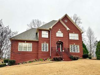 Foreclosed Home - 4221 WATERFORD LN, 35173