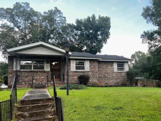 Foreclosed Home - 117 KNOLL CREST DR, 35209