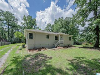 Foreclosed Home - 425 MERRYWOOD DR, 35214
