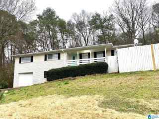 Foreclosed Home - 2165 CIRCLE DR, 35214