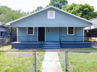 Foreclosed Home - 4104 WALNUT AVE SW, 35221