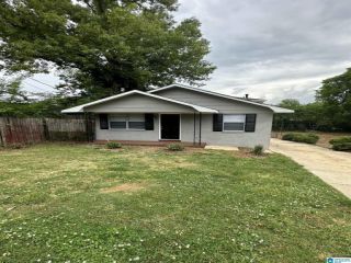 Foreclosed Home - 3236 BEECH AVE SW, 35221