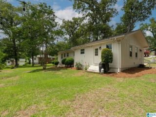 Foreclosed Home - 1869 MAYFLOWER DR, 35226