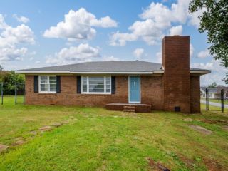 Foreclosed Home - 500 41ST AVE E, 35404