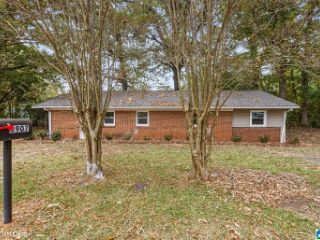 Foreclosed Home - 3907 VIRGINIA DR, 35404