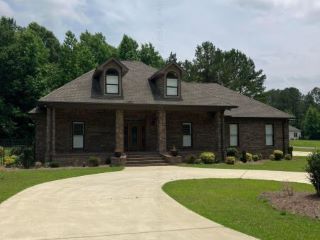 Foreclosed Home - 200 COUNTRY ESTATES DR, 35570