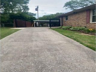 Foreclosed Home - 605 W LAKESIDE DR, 35630