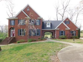 Foreclosed Home - 586 York Dr, 35652