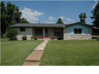 Foreclosed Home - 815 DAVISON AVE, 35661