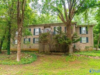 Foreclosed Home - 1808 MOUNTAINBROOK DR SE, 35801