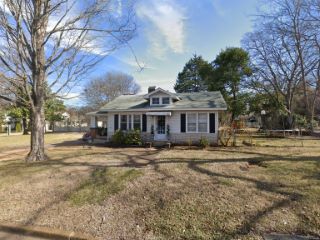 Foreclosed Home - 104 COLEMAN ST NE, 35801