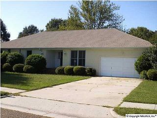 Foreclosed Home - 2208 COLUMBIA DR SW, 35803