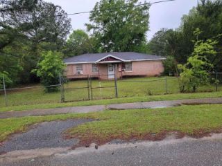 Foreclosed Home - 155 NICHOLS AVE, 36024