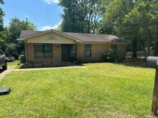 Foreclosed Home - 463 W 9TH ST, 36049