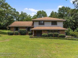 Foreclosed Home - 1403 AUTAUGA HEIGHTS RD, 36066
