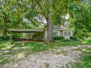 Foreclosed Home - 395 JOES FISH CAMP RD, 36080