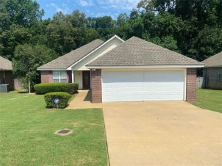 Foreclosed Home - 473 RIVER OAKS DR, 36092