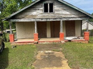 Foreclosed Home - 1418 SIERRA ST, 36108