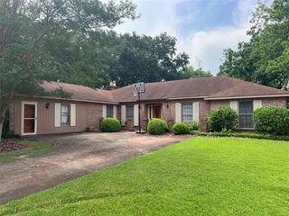 Foreclosed Home - 3308 OXMOOR LN, 36111