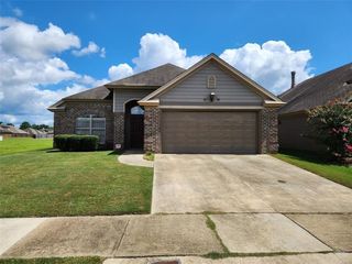 Foreclosed Home - 812 CHARLEMONT LN, 36117