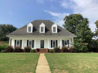 Foreclosed Home - 7412 LAKE FOREST CT, 36117
