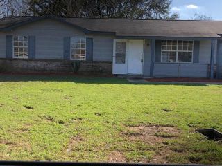 Foreclosed Home - 223 Petunia Drive, 36301