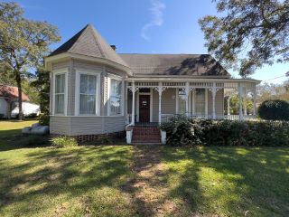 Foreclosed Home - 400 N MAIN ST, 36319
