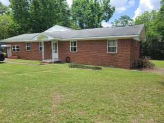 Foreclosed Home - 114 CRESCENT DR, 36330